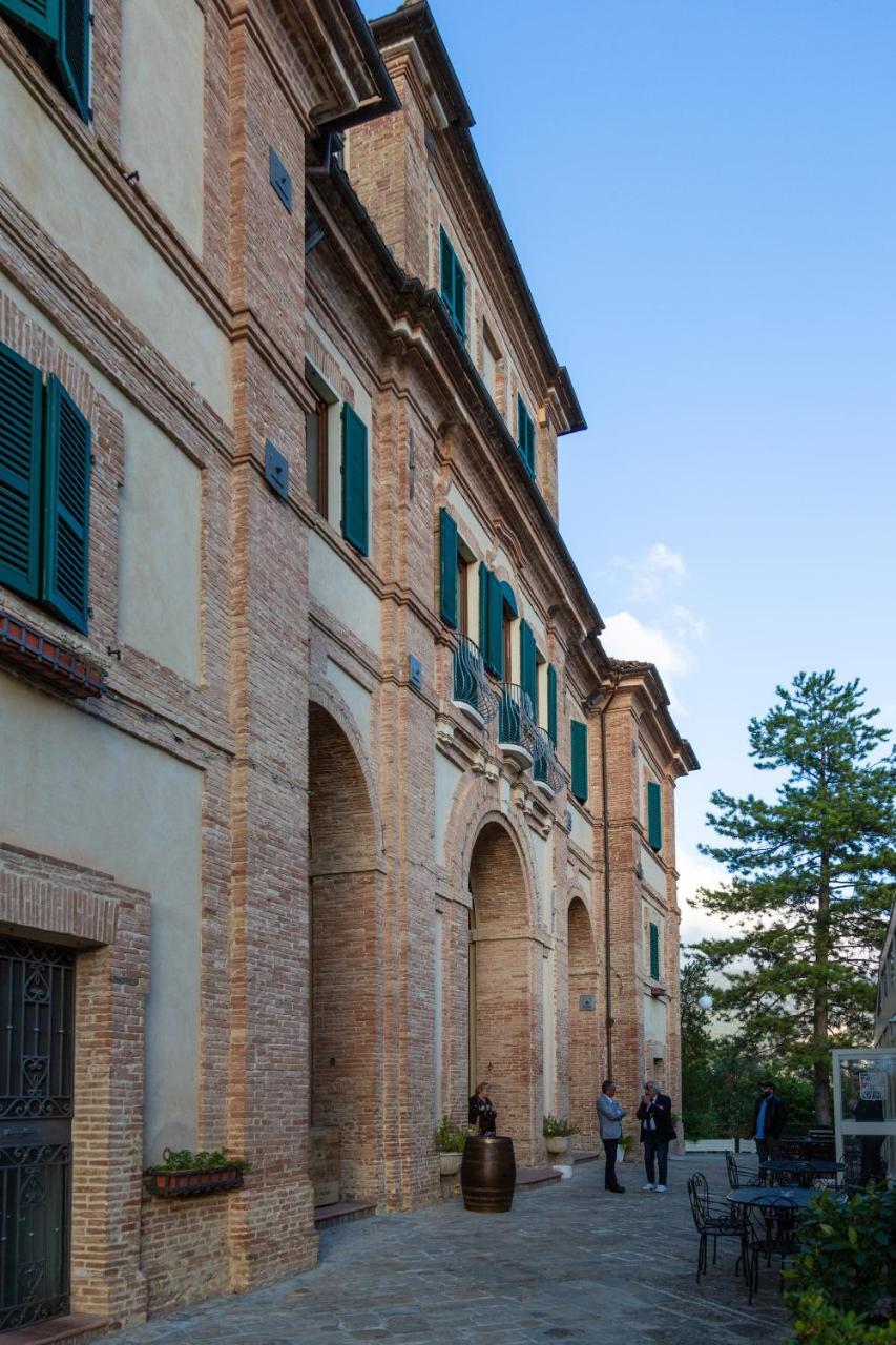 Hotel Marchese Del Grillo Fabriano Exterior foto